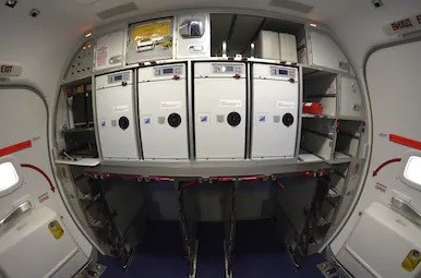 Alat Pemanas Makanan di Kabin Terbakar, Pesawat Kanada Putar Balik ke Paris