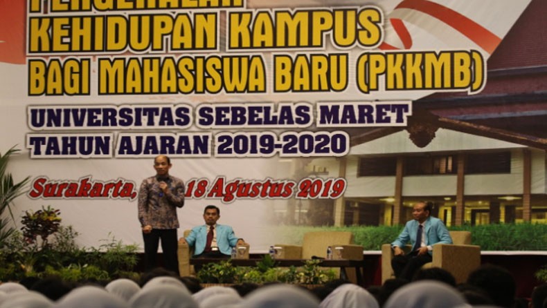 Berikan Kuliah Umum ke Mahasiswa Baru UNS, Wamen ESDM: Mereka Sangat Kritis