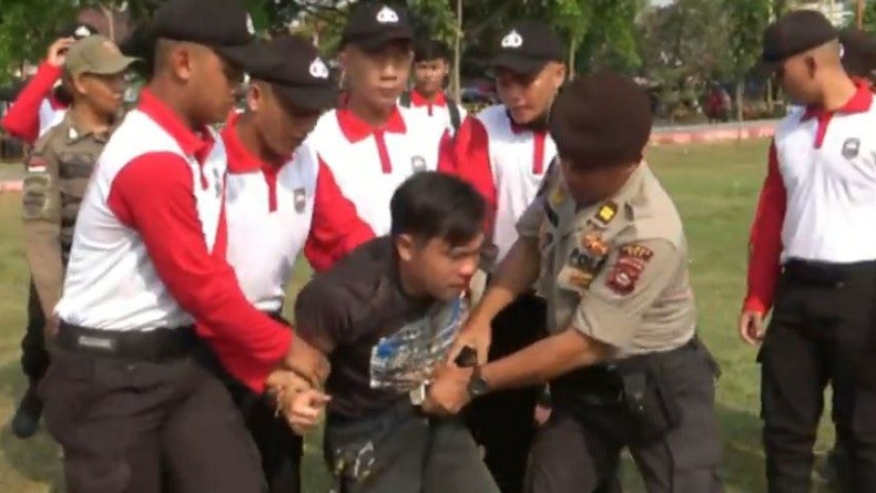 Pengamen Mengamuk saat Razia, Anggota Satpol PP OKU Sumsel Terluka