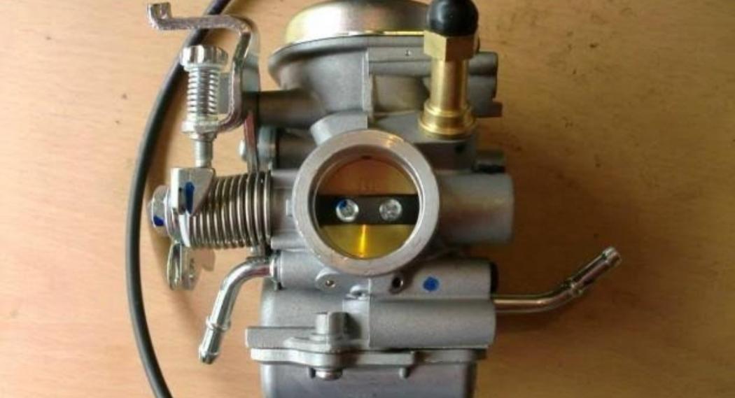 Tidak Disarankan Bersihkan Karburator Motor Pakai Bensin, Ini Akibatnya