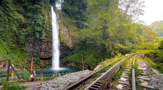 Wisata Air Terjun di Tanah Minang, Indahnya Lembah Anai yang Terkenal Eksotis