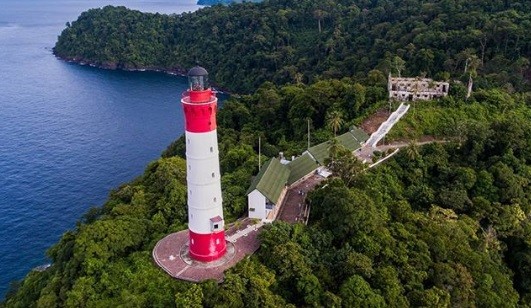 Indahnya Alam Ujung Barat Indonesia dari Ketinggian Mercusuar Willem Toren III