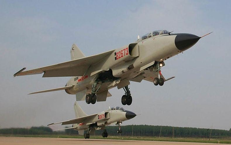 Kapal Perang Jepang Dijadikan Sasaran Tiruan Latihan Rudal Jet Tempur China