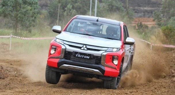 Mitsubishi Triton Dijajal di Medan Off Road Balikpapan