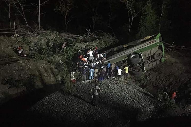 Bus Terjun ke Jurang di Laos, 13 Turis China Tewas