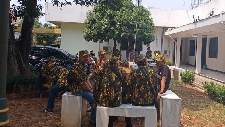 Golkar Memanas, Kantor DPP Dikepung Massa Berseragam AMPG
