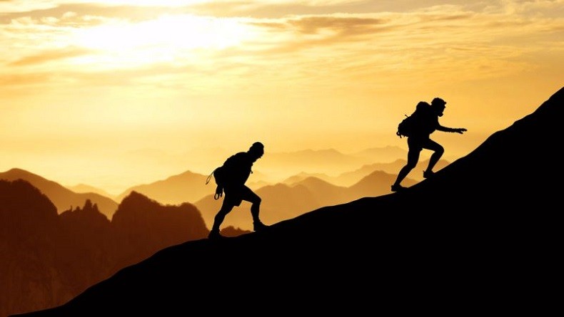 Pendaki Tewas di Kawah Putih Bandung, Diduga Hipotermia akibat Cuaca Ekstrem