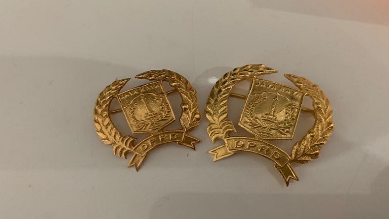 Pin Emas Anggota DPRD DKI Tak Wajib Dipakai, Sekwan Bolehkan Dijual Kembali