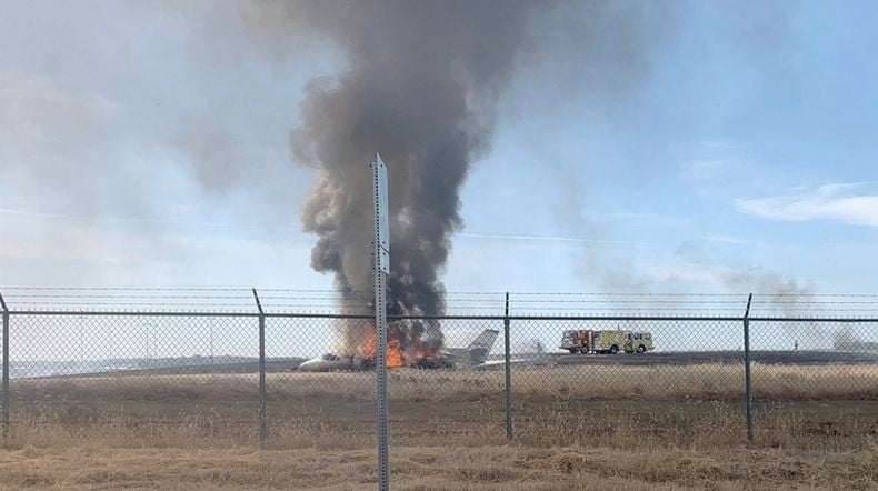 Pesawat Jet Pribadi Angkut 10 Orang Terbakar Setelah Gagal Lepas Landas di AS