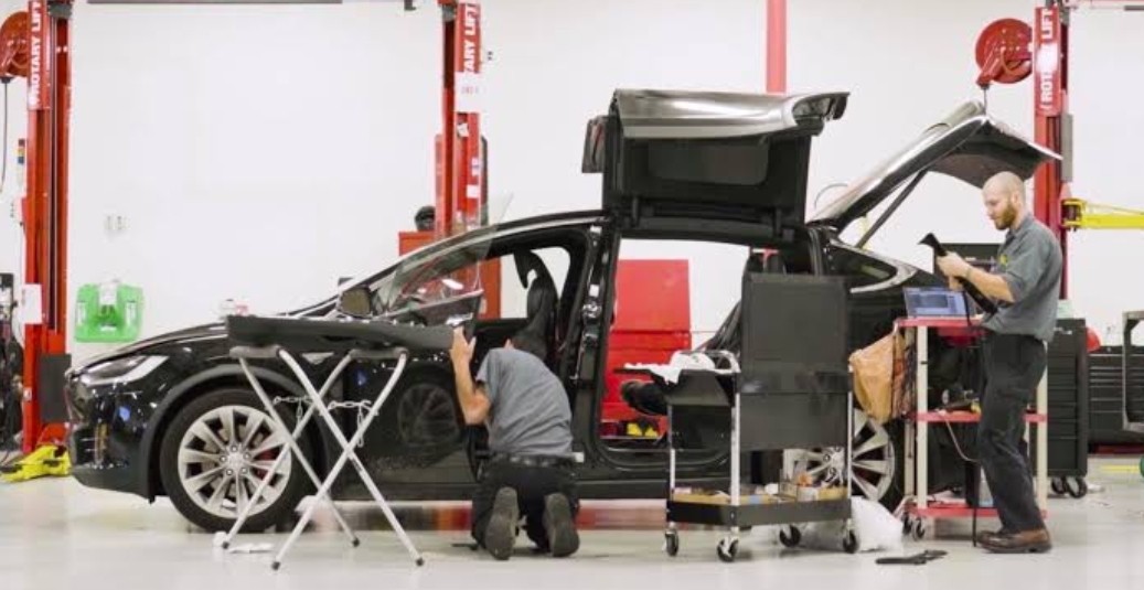 Menghitung Biaya Perbaikan dan Komponen Mobil Listrik