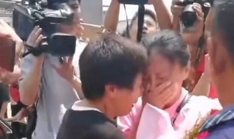 Perempuan Ini Bertemu Lagi dengan Orangtuanya Setelah Diculik 30 Tahun Lalu