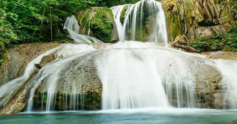 Terpikat Keindahan Air Terjun Saluopa di Poso, Ada 12 Undakan Kolam yang Eksotis