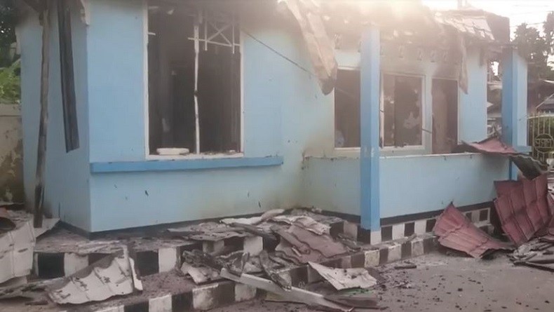 Massa Mulai Bubar, Demo Anarkistis Sisakan Kerusakan di Sepanjang Jalan Jayapura