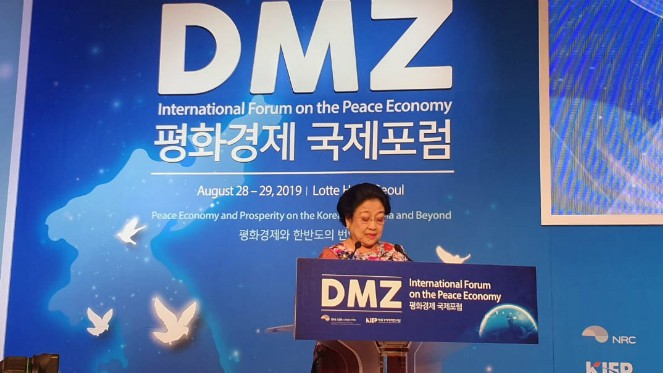 Megawati Menitikkan Air Mata saat Kenang Pesan Bung Karno untuk Perdamaian Korea