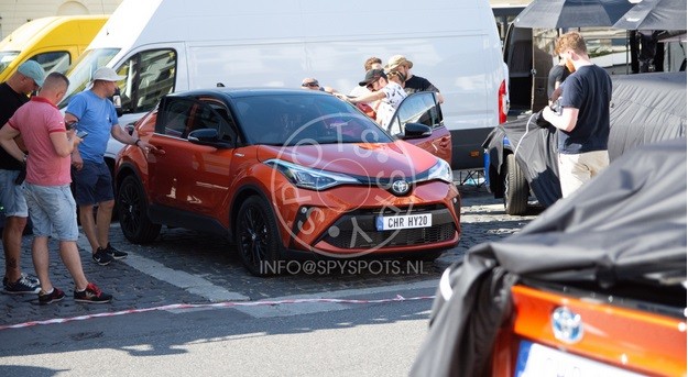 Toyota C-HR Facelift Tertangkap Kamera Mata-Mata, Begini Tampilannya