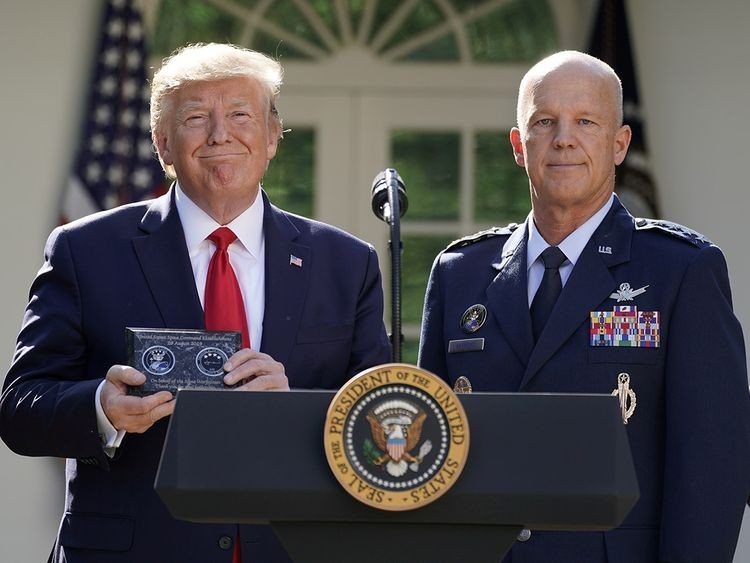 Trump Resmi Bentuk Komando Militer AS Khusus untuk Perang Luar Angkasa