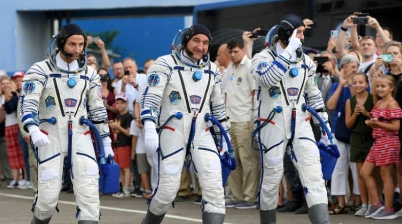 Ritual Unik Astronot Sebelum Terbang ke Luar Angkasa, Kencingi Ban Mobil