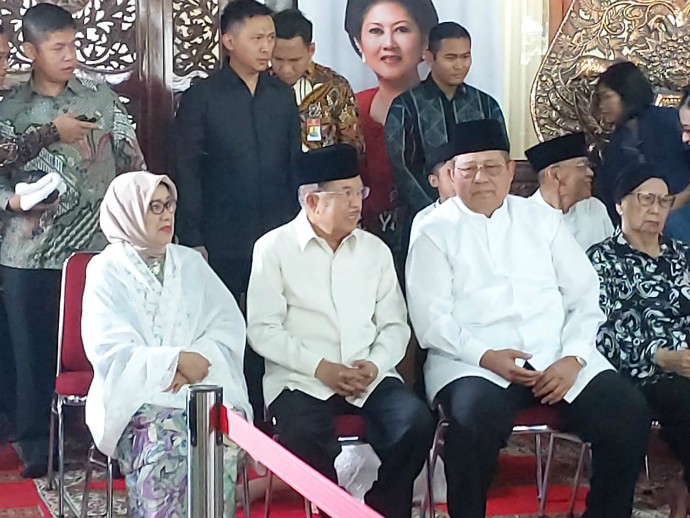 Wapres JK hingga Sandiaga Uno Melayat ke Rumah SBY