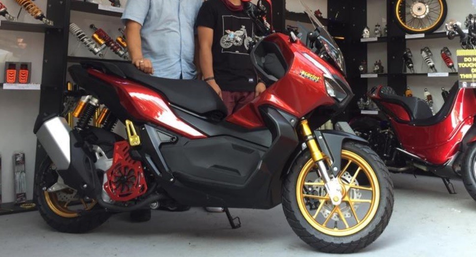 Lebih Mudah Modifikasi Skuter Listrik atau Bensin? Ini Ulasannya