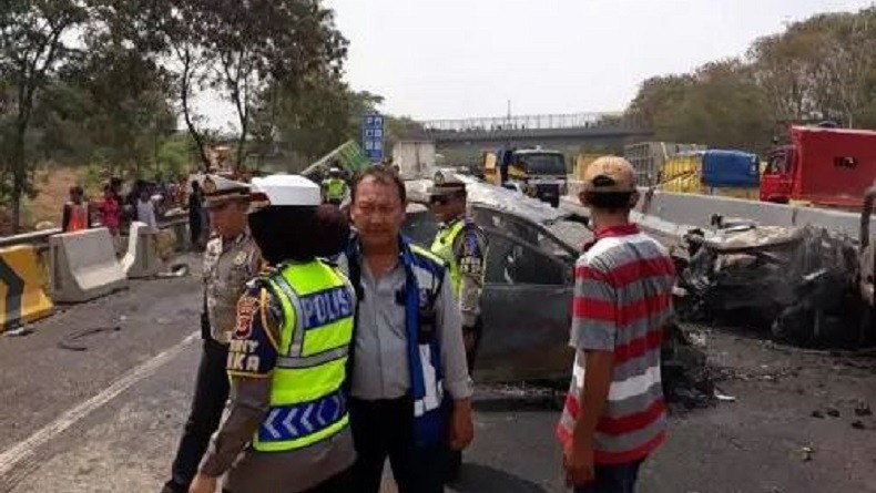 Tabrakan Beruntun di Tol Cipularang Diduga karena Truk Terguling