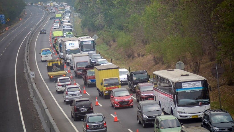 Long Weekend Maulid Nabi, Contraflow Diterapkan di Km 47-65 Tol Japek