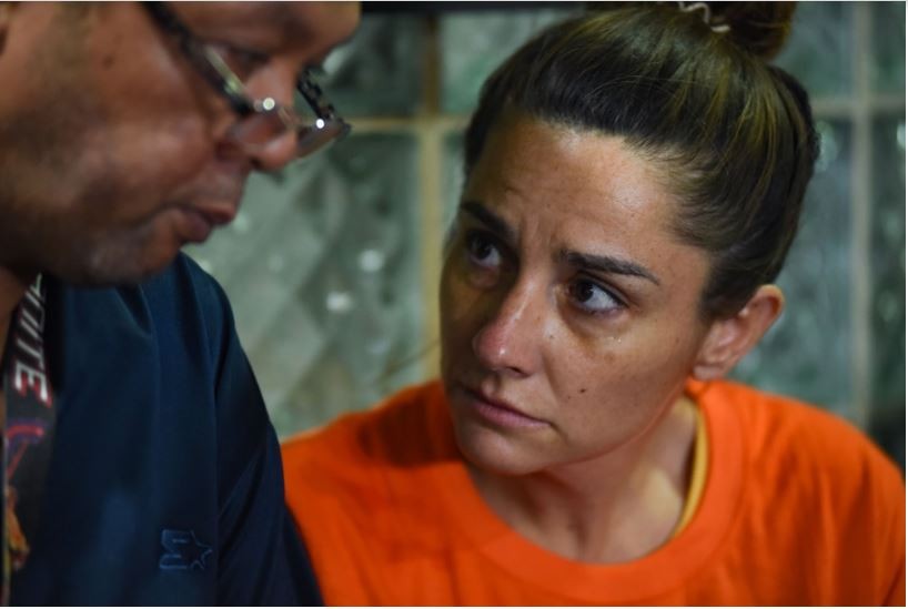 Selundupkan Bayi di Tas Pinggang, Perempuan AS Ditangkap di Bandara Manila