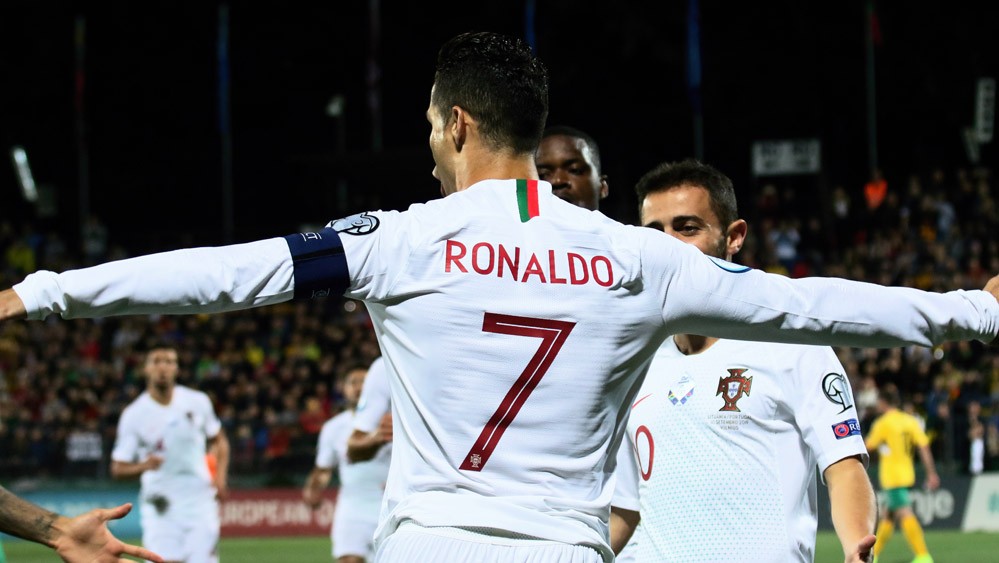 Cetak Quattrick Vs Lithuania, Cristiano Ronaldo Dekati Rekor Ali Daei