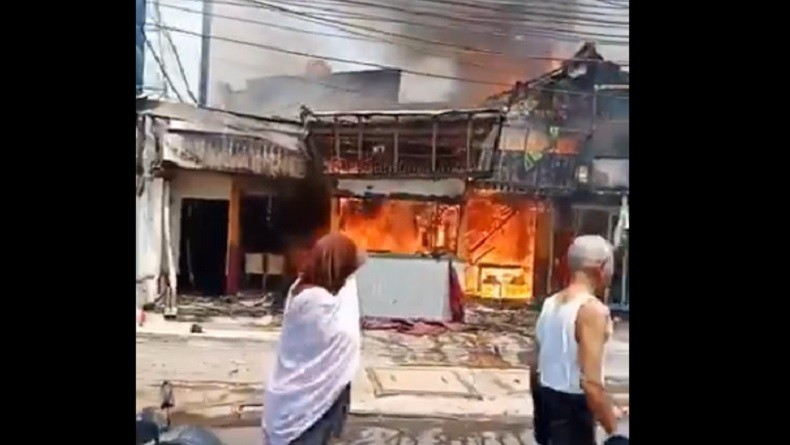 Kebakaran di Mampang, Lalu Lintas Macet Parah