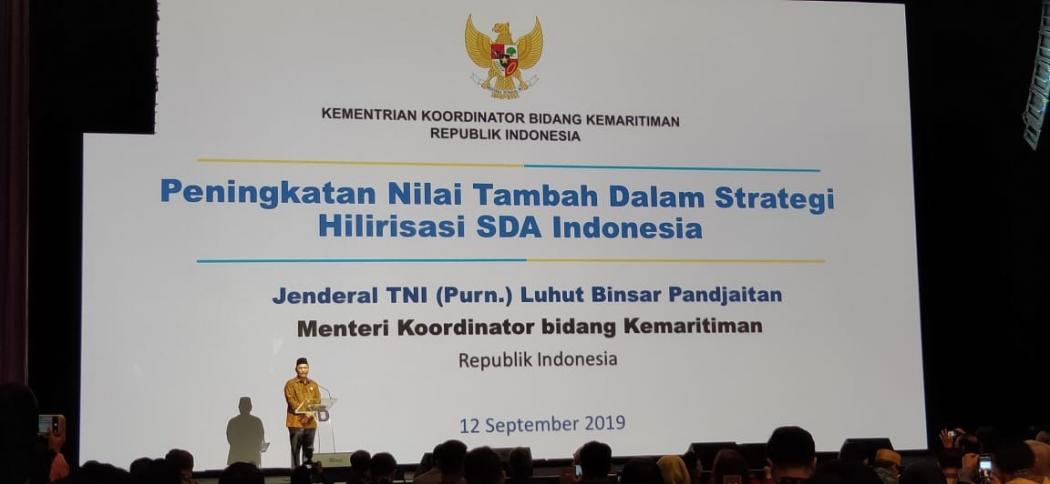 Ekonomi Dunia Tak Ramah, Menko Luhut Soroti Perang Dagang AS-China