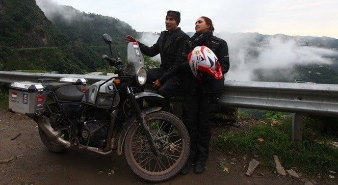 Cerita Seru Darius Sinathrya dan Donna Agnesia Taklukkan Gunung Himalaya