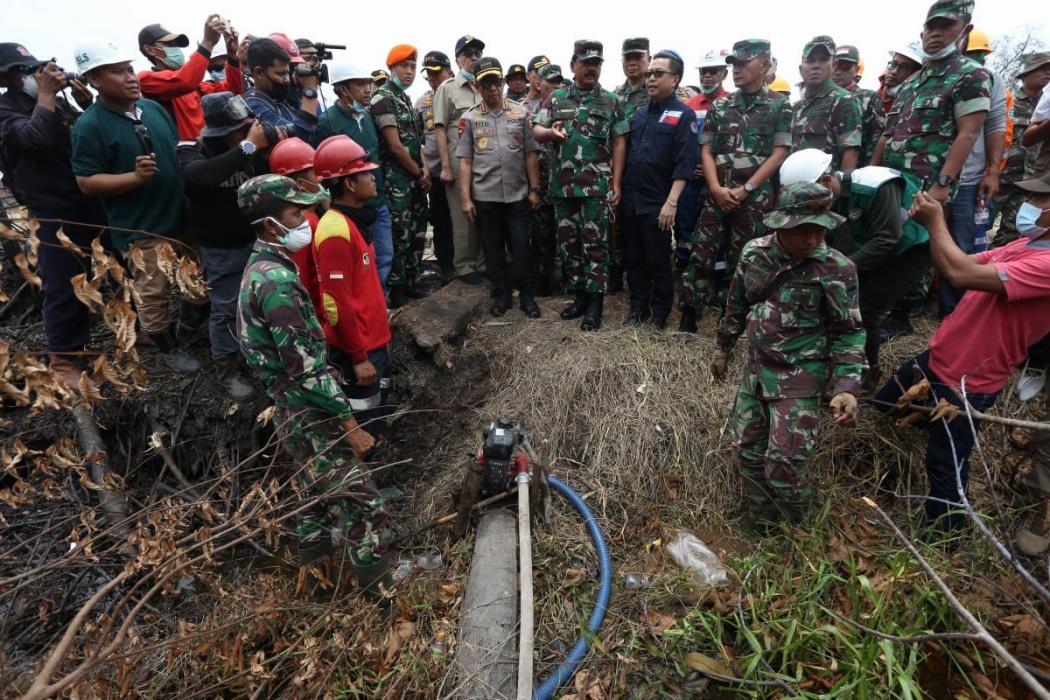 TNI Akan Terbangkan Drone 24 Jam Pantau Karhutla