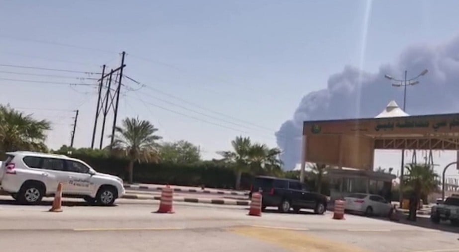 Iran Tepis Tuduhan AS Serang 2 Fasilitas Minyak Aramco Saudi