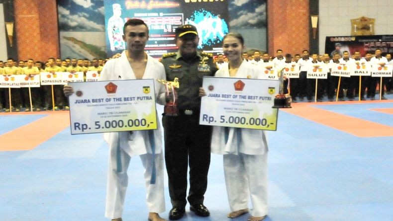Raih Medali Terbanyak, Mabes AD Juara Umum Kejurnas Karate Panglima TNI Ke-VII