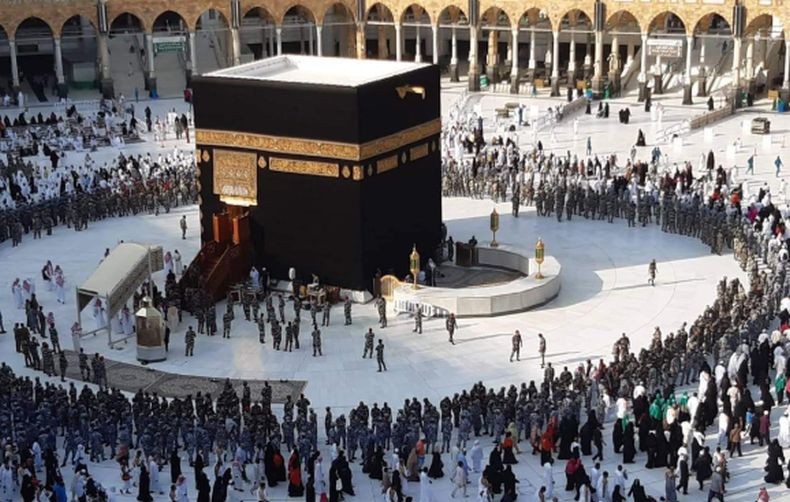 Wakili Raja Salman, Gubernur Makkah dan Perwakilan Negara Sahabat Cuci Kakbah