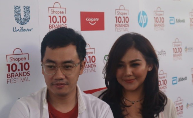 Tips Menyiasati Belanja di Akhir Bulan ala Sissy Prescillia dan Dennis Adhiswara