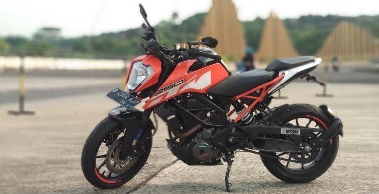 Selain Touring, Komunitas Motor KTM Gelar Aksi Sosial
