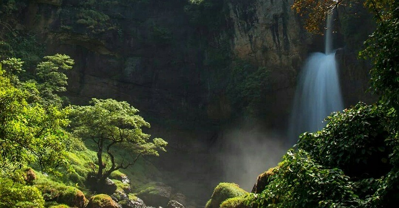 Intip Keunikan Bebatuan Purba di Curug Cimarinjung Sukabumi, Terlihat Eksotis