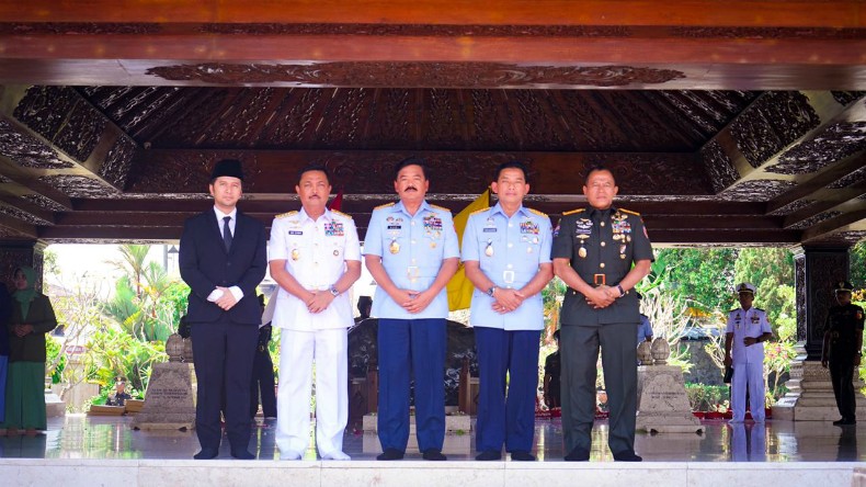 Sambut HUT ke-74 TNI, Panglima TNI Ziarah ke Makam Bung Karno