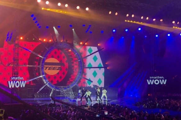 Buka Smartfren Wow Concert, Chung Ha dan Ateez Disambut Riuh Penonton