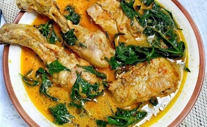 Resep Praktis Bikin Gulai Ayam, Lebih Lezat Pakai Daun Pepaya