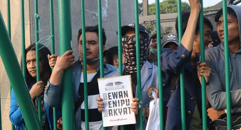 Aksi Tolak RKUHP dan Revisi UU KPK, Perwakilan Mahasiswa Tak Boleh Masuk ke DPR