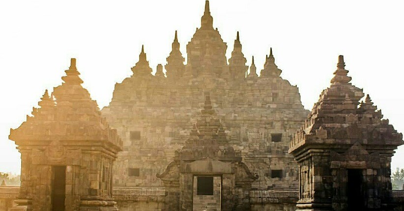Menikmati Sunset Terbaik di Yogyakarta, Asyiknya Singgah ke Candi Kembar Plaosan