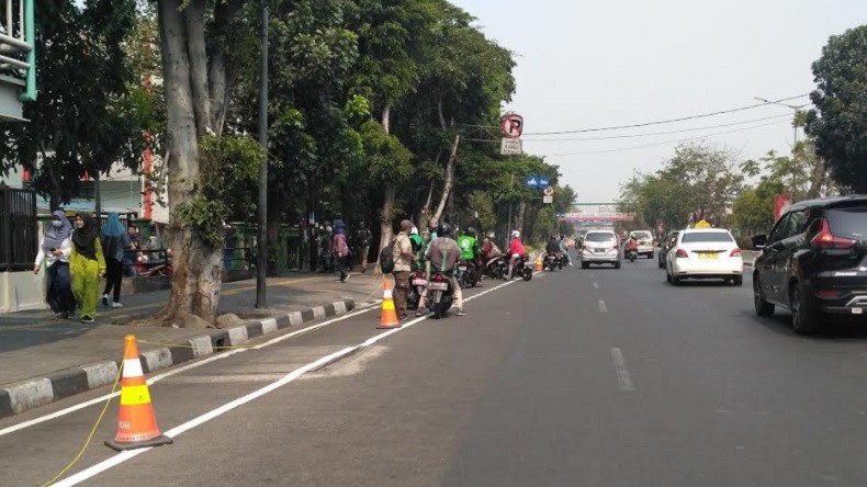 Jalur Sepeda Jadi Tempat Parkir Ojol, Dishub Bakal Patroli Tiap 3 Jam