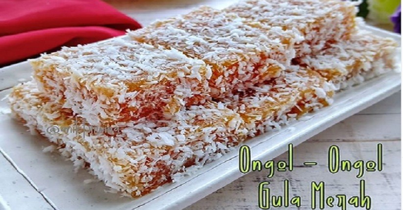 Mencicipi Ongol-Ongol Gula Merah, Lezat Ada Taburan Kelapa Parutnya