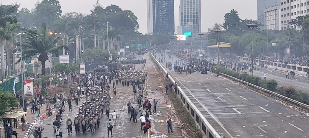 Ada Eskalasi Massa di Dekat Stasiun Palmerah, SMAN 24 Pulangkan Siswa Lebih Awal