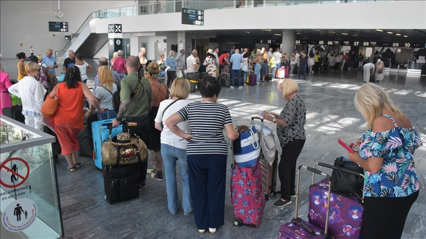 Maskapai Thomas Cook Gulung Tikar, 50.000 Turis di Yunani Terlantar