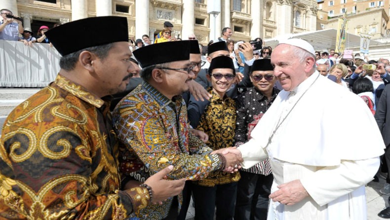 Bertemu Paus Fransiskus, GP Ansor Sampaikan Dokumen Deklarasi Islam untuk Kemanusiaan