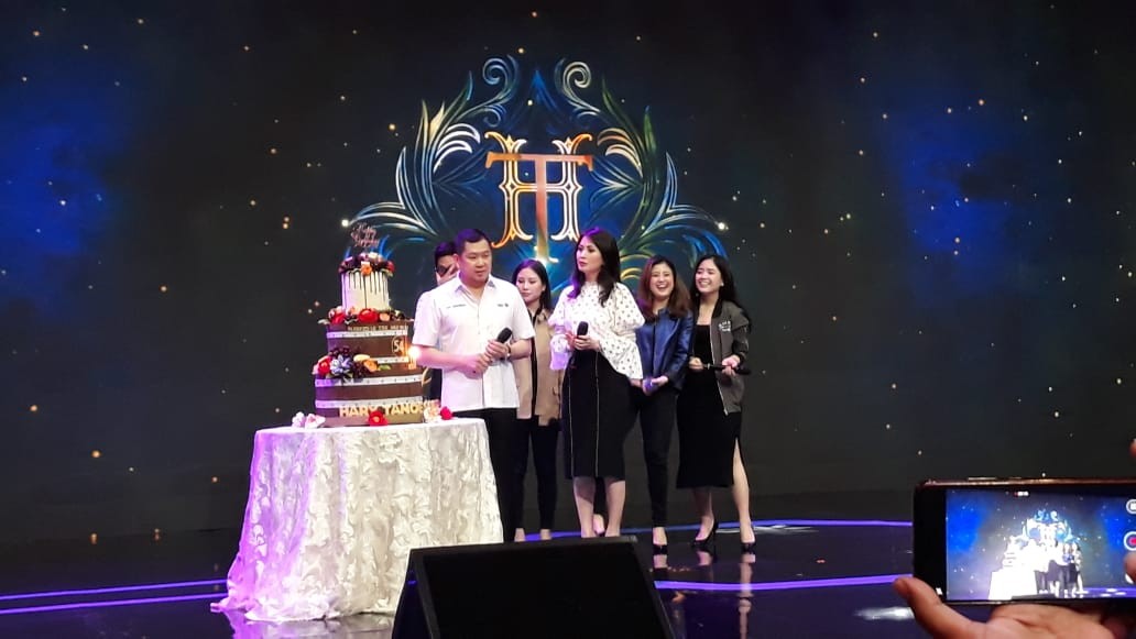 HT Dapat Kejutan Ulang Tahun dalam Gelaran Manager Forum XLII MNC Group