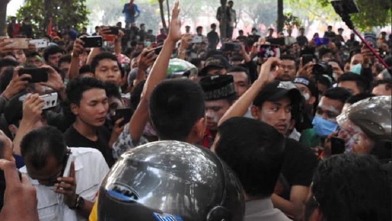 Mahasiswa Bubarkan Aksi secara Tertib usai Kapolres Medan Respons Keinginan Massa