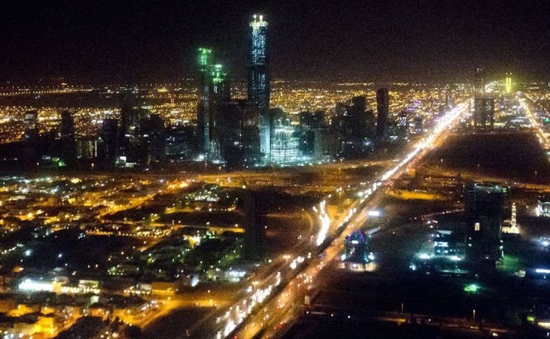 Arab Saudi Dapat Rekor usai Longgarkan Jam Malam, 3.121 Kasus Covid-19 Sehari